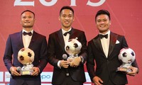 Hùng Dũng lần đầu giành Quả bóng Vàng Việt Nam 2019