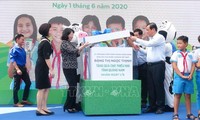 Phó Chủ tịch nước Đặng Thị Ngọc Thịnh thăm, tặng quà thiếu nhi Quảng Nam