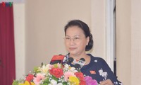 Chủ tịch Quốc hội Nguyễn Thị Kim Ngân tiếp xúc cử tri tại quận Cái Răng, Thành phố Cần Thơ