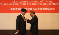 Việt Nam trao Huy chương hữu nghị cho Thị trưởng Mimasaka, Nhật Bản