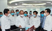 Chủ tịch nước Nguyễn Xuân Phúc thăm một số cơ quan báo chí lớn của Thành phố Hồ Chí Minh