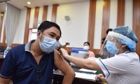Hàng ngàn công nhân TP.HCM được tiêm vaccine COVID-19 trong ngày chủ nhật