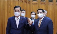 Việt Nam đề nghị Hàn Quốc dành ưu tiên hỗ trợ cung cấp vaccine COVID-19