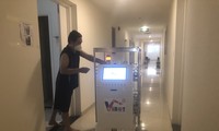 Ứng dụng robot thay thế nhân viên y tế tại bệnh viện dã chiến ở TPHCM