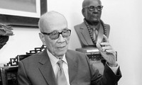 Chủ tịch nước Nguyễn Xuân Phúc tưởng niệm Giáo sư Vũ Khiêu
