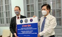 Việt Nam tiếp nhận tủ lạnh âm sâu từ Hoa Kỳ để lưu trữ vắc xin Pfizer