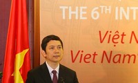 Trao Huân chương Công trạng Italy tặng Chủ tịch Viện Hàn lâm Khoa học xã hội Việt Nam