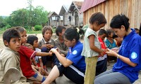 Thanh niên Việt nam tích cực tham gia các hoạt động nhân Ngày tình nguyện Quốc tế
