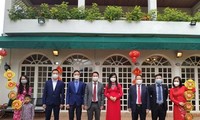 Chúc Tết, gặp mặt cộng đồng người Việt Nam tại Hàn Quốc và Venezuela