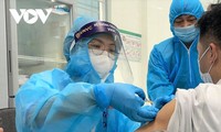 Việt Nam tiêm chạm mốc 192 triệu liều vaccine phòng COVID-19