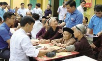Chủ tịch nước thăm, tặng quà đại diện người cao tuổi tại tỉnh Hải Dương