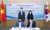 Samsung Display Việt Nam và Hội Sinh viên Việt Nam tại Hàn Quốc ký thỏa thuận hợp tác về tuyển dụng nhân sự
