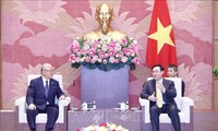 Chủ tịch Quốc hội Vương Đình Huệ tiếp Cố vấn đặc biệt Liên minh Nghị sĩ Hữu nghị Nhật-Việt