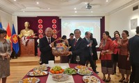 Đại sứ quán Lào tại Pháp chúc mừng Tết cổ truyền Việt Nam