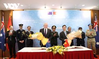 Chủ tịch nước Võ Văn Thưởng và Toàn quyền Australia thăm Cục Gìn giữ hoà bình Việt Nam