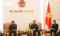 Tổng tư lệnh Quân đội Hoàng gia Campuchia thăm chính thức Việt Nam