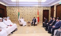 Thủ tướng Phạm Minh Chính tiếp Quốc vụ khanh phụ trách Bộ Kinh tế UAE