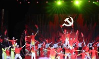 Mít tinh chào mừng thành công Đại hội XIII Công đoàn Việt Nam