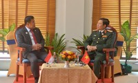 Thượng tướng Nguyễn Tân Cương gặp song phương Thứ trưởng Quốc phòng Indonesia và Philippines