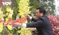 Ông Nguyễn Xuân Thắng dâng hương tưởng niệm Tổng Bí thư Trần Phú