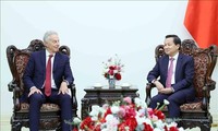 Phó Thủ tướng Lê Minh Khái tiếp cựu Thủ tướng Anh, Chủ tịch Viện TBI