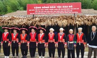 Độc đáo trang phục truyền thống của phụ nữ dân tộc Dao đỏ