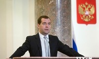 Медведев: Киев должен заплатить хотя бы часть долга за газ