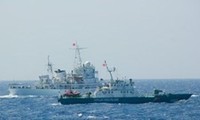 Китайские корабли продолжают препятствовать рыболовецким судам и береговой охране Вьетнама
