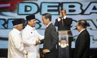 Президентские выборы в Индонезии - напряженная гонка между кандидатами