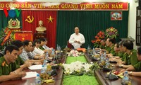 Вице-премьер СРВ Нгуен Суан Фук поздравил органы МОБ с днём милиционера