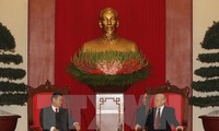 Лаос будет вместе с Вьетнамом сохранять и укреплять отношения особой солидарности 