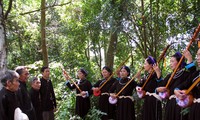 Приветственное диалоговое пение «Тхен» народности Таи в уезде Биньлиеу провинции Куангнинь