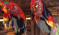 Представители народности Таи встречают Новый год по лунному календарю в радостной атмосфере