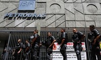 Политическую жизнь Бразилии потрясает скандал с коррупцией в корпорации Petrobras 