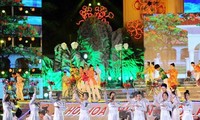 В Хайфоне открылся 4-й праздник «Делоникс королевский»