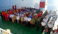 На островах Чыонгша прошла церемония почтения памяти павших солдат-героев 