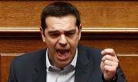 Премьер-министр Греции раскритиковал международных кредиторов 