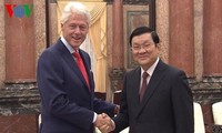 Президент СРВ Чыонг Тан Шанг принял экс-президента США Билла Клинтона
