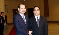 Вице-премьер Вьетнама Ву Ван Нинь принял премьер-министра Лаоса