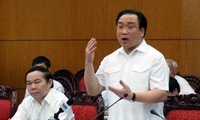 Члены вьетнамского правительства продолжают отвечать на запросы депутатов