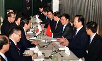Премьер-министр СРВ Нгуен Тан Зунг встретился с японским коллегой Синдзо Абэ 