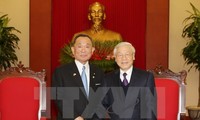 Генсек ЦК КПВ Нгуен Фу Чонг принял главу Палаты советников парламента Японии