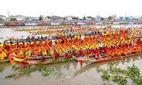 Своеобразная гонка на лодках «Нго» народности Кхмер в провинции Шокчанг