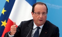 Франция решила оставить режим чрезвычайного положения в стране 