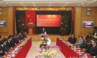 Генсек ЦК КПВ поздравил работников Канцелярии ЦК Компартии Вьетнама с Тэтом