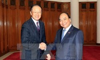 Нгуен Суан Фук принял президента Всемирного банка Джима Ён Кима