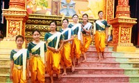 Своеобразная традиционная одежда народности Кхмер