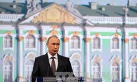 Россия отреагировала на продление США антироссийских санкций 