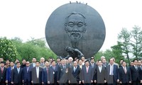 Премьер Вьетнама Нгуен Суан Фук отправился на участие в саммите АСЕАН-Россия