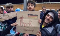 Германия увеличит помощь беженцам в 2016 году